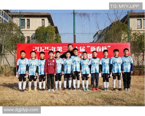 杭州足球队荣登足球配合排行榜第一名引领全国球队新风潮 杭州足球队荣登足球配合排行榜第一名引领全国球队新风潮