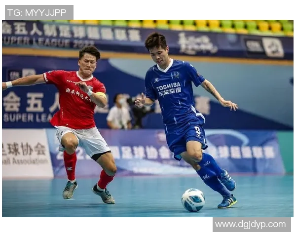 杭州足球队在总决赛积分榜上以60分稳居第一名展现强劲实力