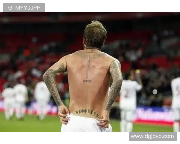 足球明星中午纹身图案揭秘个性与风格的完美结合与背后的故事 足球明星中午纹身图案揭秘个性与风格的完美结合与背后的故事