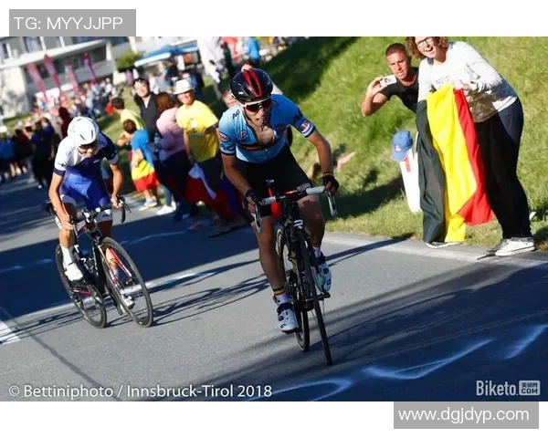 重庆羽毛球队在欧锦赛积分榜上以98分稳居第一名展现强劲实力 重庆羽毛球队在欧锦赛积分榜上以98分稳居第一名展现强劲实力